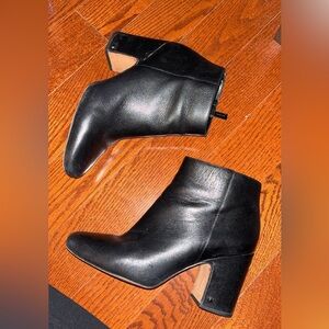 SIZE 8 MICHAEL KORS BOOTIES